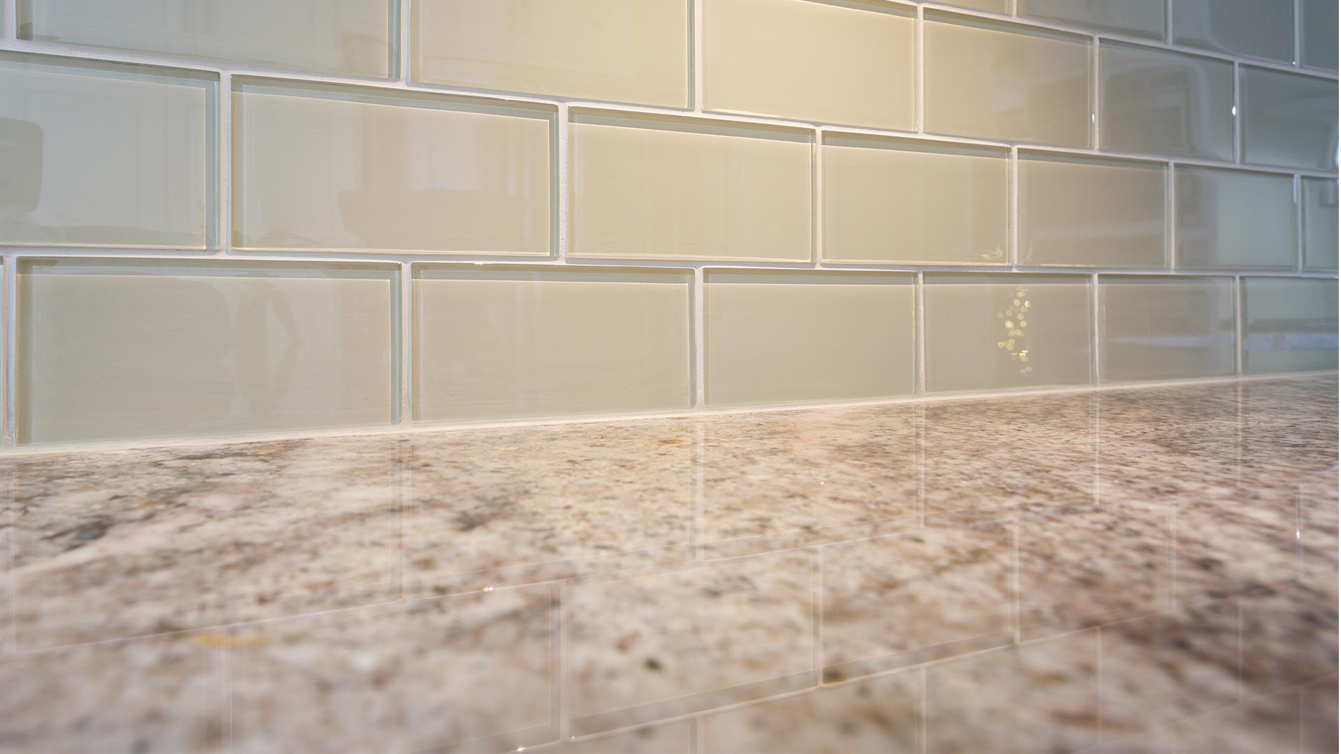 glass-tile-backsplash-wilmington