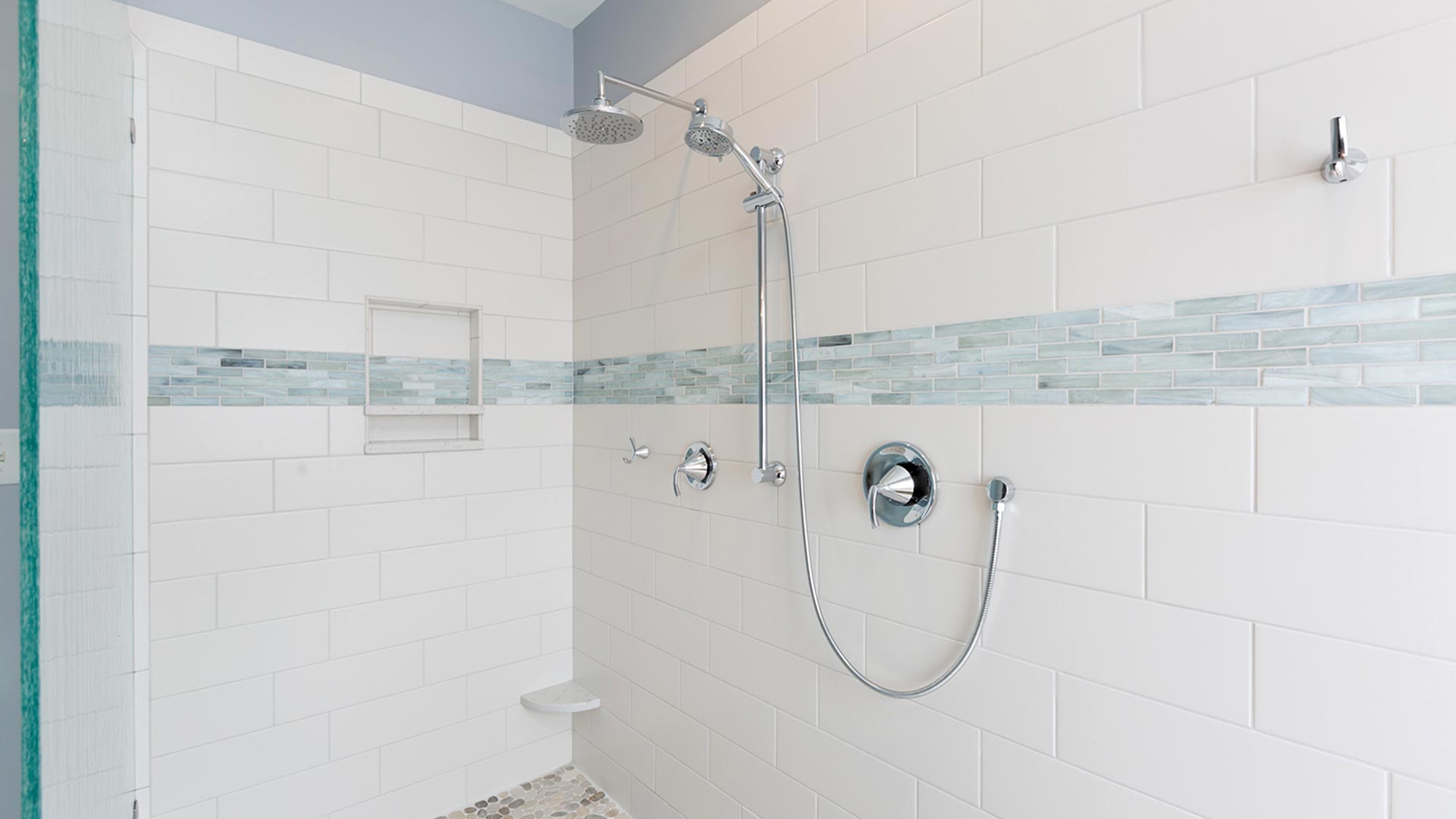 Walk-In-Shower-Bathroom-8